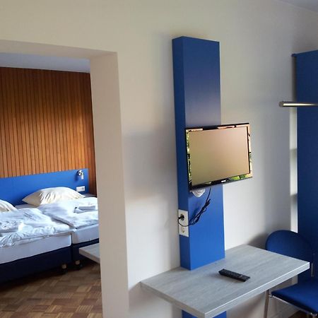 Smart Hostel By Landgasthof Velber 24H7D Seelze Dış mekan fotoğraf