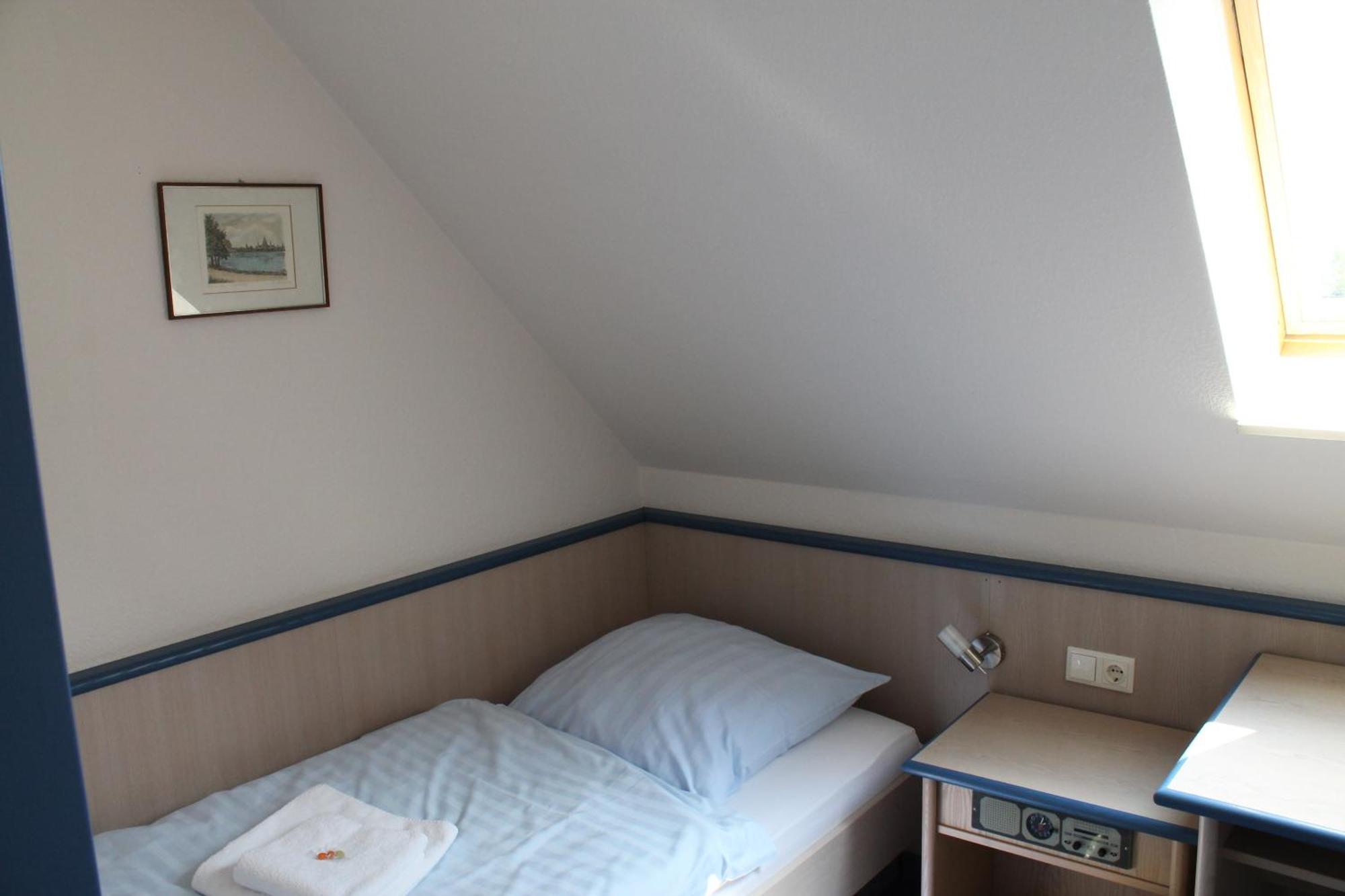 Smart Hostel By Landgasthof Velber 24H7D Seelze Dış mekan fotoğraf