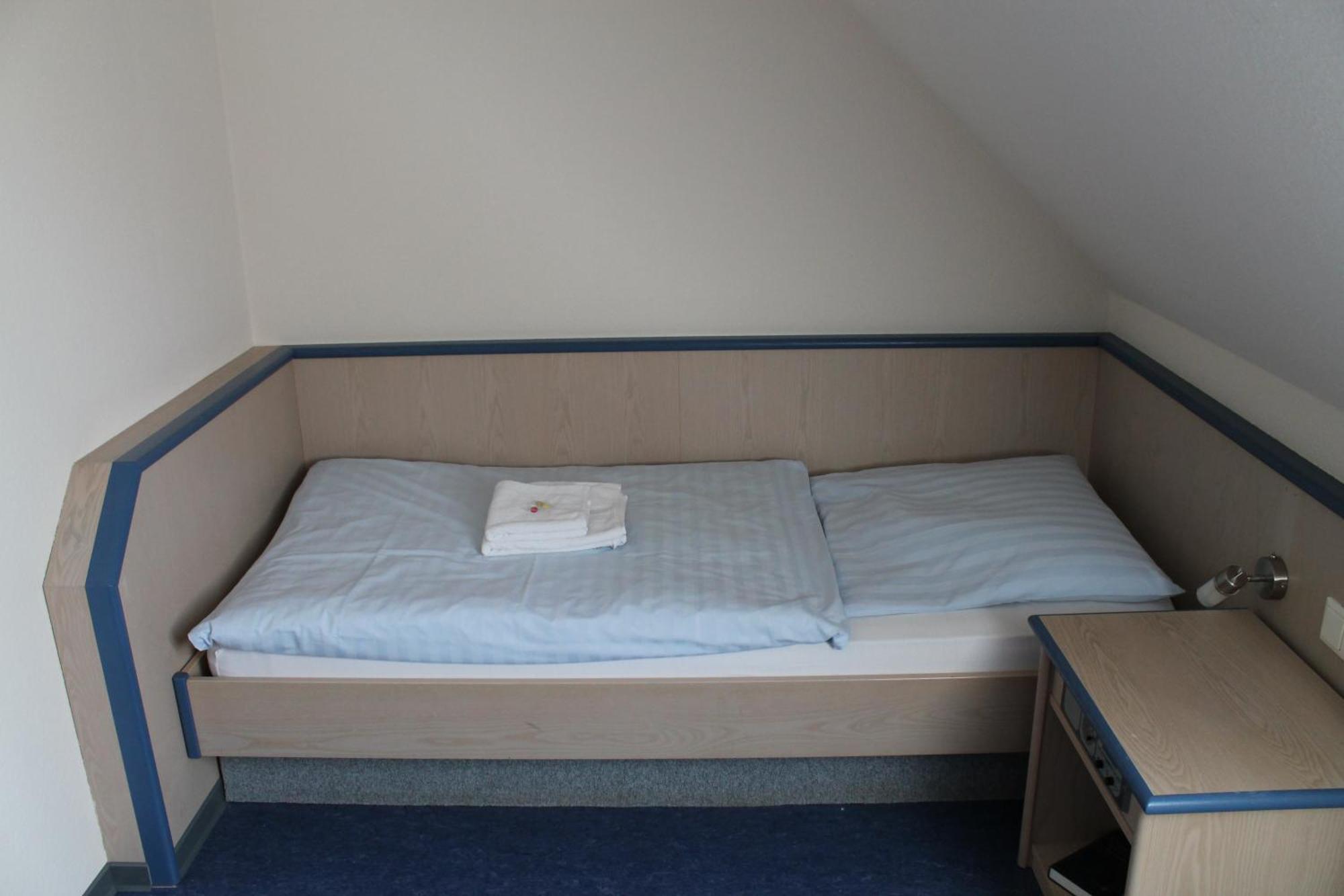 Smart Hostel By Landgasthof Velber 24H7D Seelze Dış mekan fotoğraf