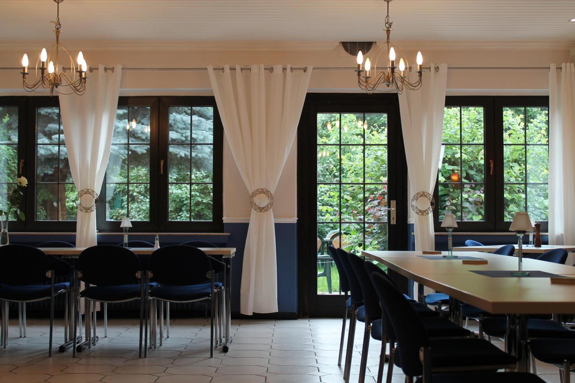 Smart Hostel By Landgasthof Velber 24H7D Seelze Dış mekan fotoğraf