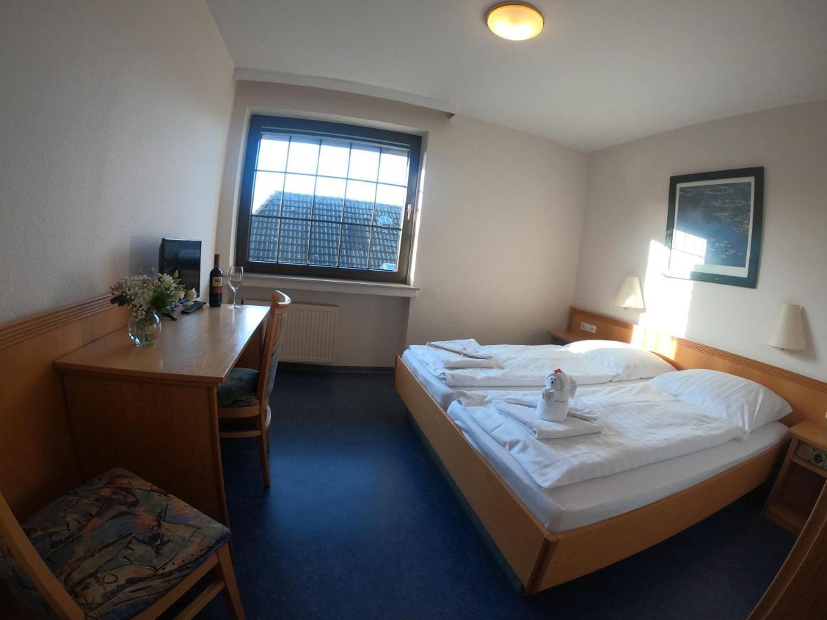 Smart Hostel By Landgasthof Velber 24H7D Seelze Dış mekan fotoğraf