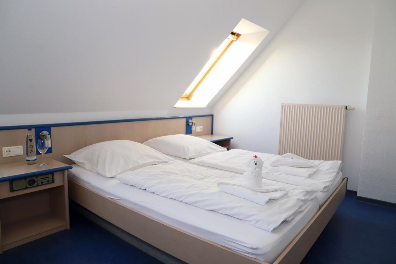 Smart Hostel By Landgasthof Velber 24H7D Seelze Dış mekan fotoğraf